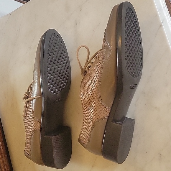 AEROSOLES Taupe Leather Oxfords 9M - Picture 5 of 14